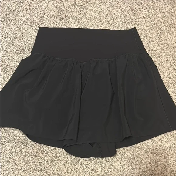 Aerie crossover black athletic shorts - Picture 2 of 6